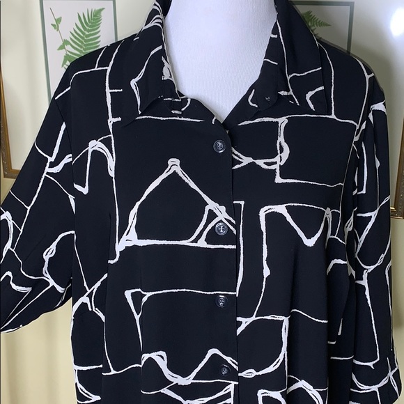 Maggie Barnes black & white geometric print 1X - Picture 2 of 7